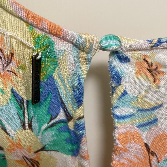 Billabong Floral Flutter Sleeve Midi Dress Good Condition - Picture 12 of 12